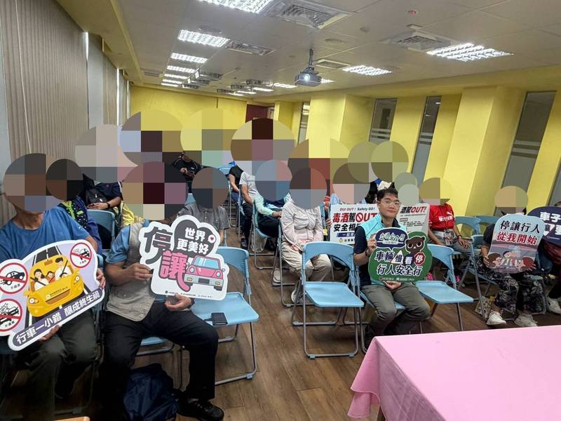 臺東總工會教育講習 東警交通隊宣導安全用路習慣
