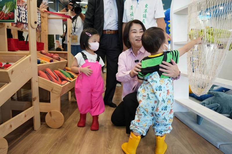 東港社福館開幕啟用 縣長周春米:東港新都心拼上溫暖拼圖