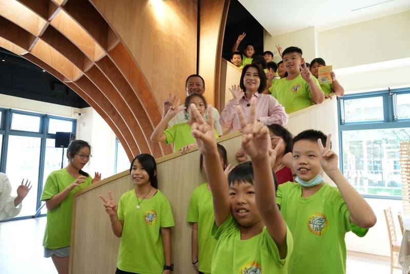東港社福館開幕啟用 縣長周春米:東港新都心拼上溫暖拼圖