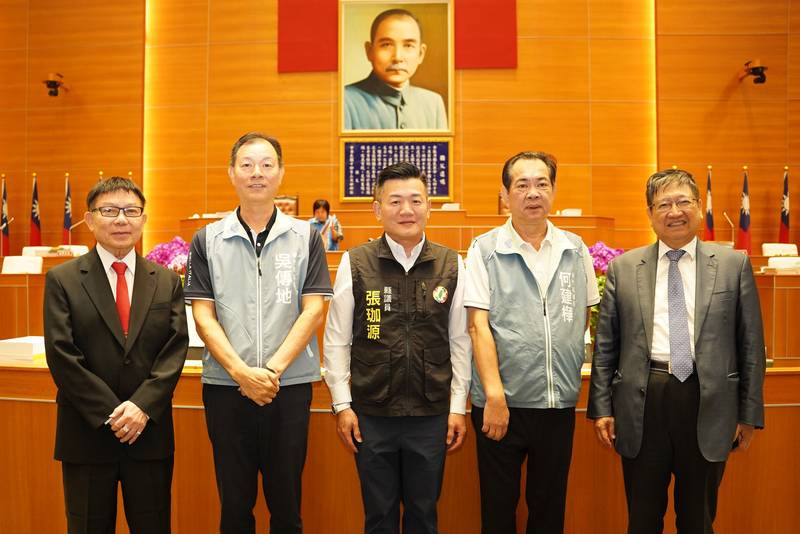 張珈源、吳傳地、何建樺聯合質詢 關注交通建設、教育議題
