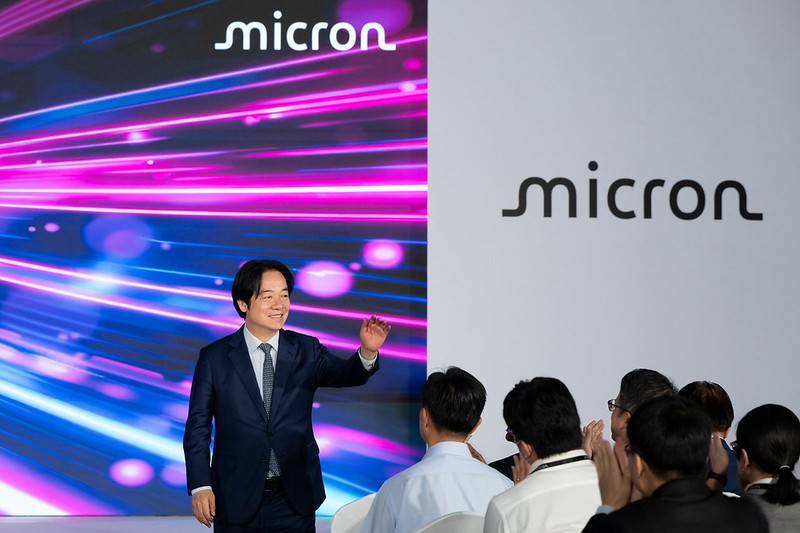 總統出席台灣美光先進封裝測試二廠啟用典禮　盼結合高階記憶體與先進製程優勢　共同打造下一世代AI產品