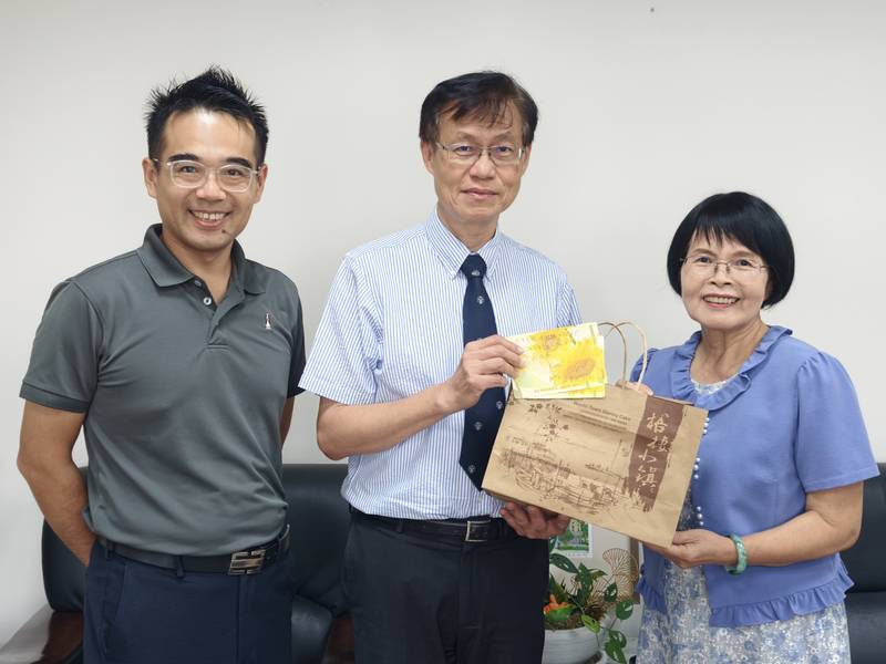 中市善心人士捐助50萬元支持「2026向陽教育獎」 教育局長感謝善舉傳遞溫暖力量