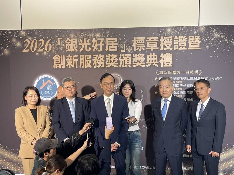 台中國際會展中心再傳捷報！榮獲銀光好居「全齡適宜空間典範獎」　黃副市長：打造兼具產業高度與城市溫度的會展新地標