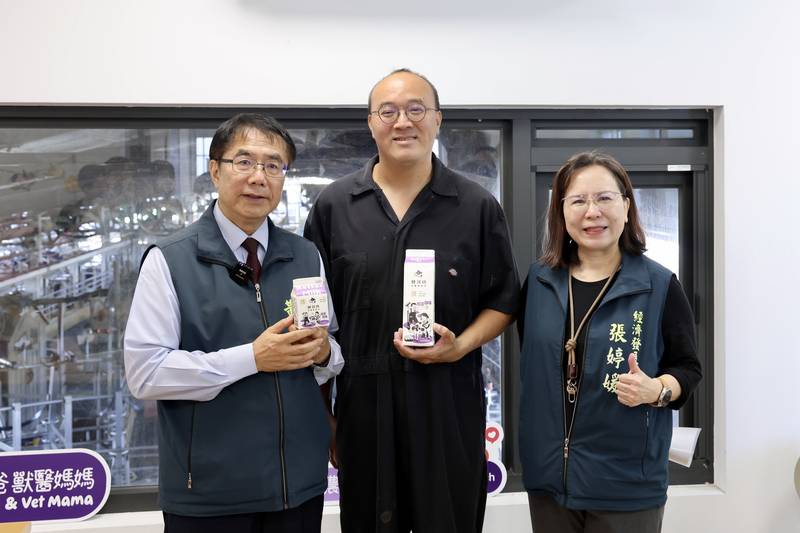 黃偉哲走訪柳營地方創生團隊　肯定智慧酪農與循環經濟成果