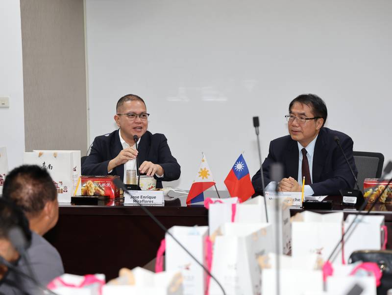 菲阿克蘭省長率團來訪響應南瀛藝術節 黃偉哲：姊妹市情誼再添新頁