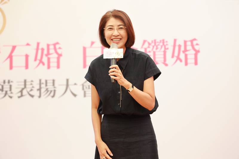 南投縣表揚模範夫妻 許縣長預祝長輩重陽快樂
