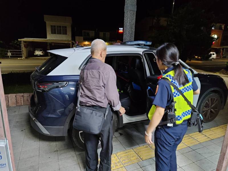 獨居長者遠從臺北來臺東迷途 都蘭警暖心協助踏上返家路