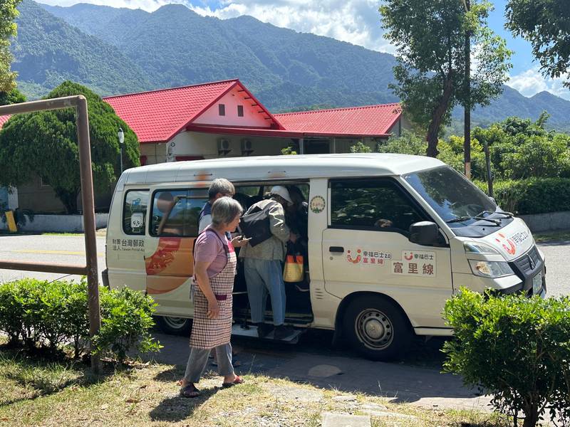 花蓮縣府先行補助幸福巴士2.0　馬遠羅山協會度過資金缺口
