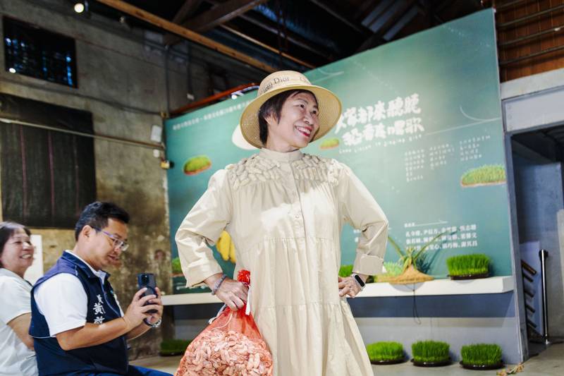 400位新港人投入創作,「大家都來聽聽.稻香在唱歌」開展