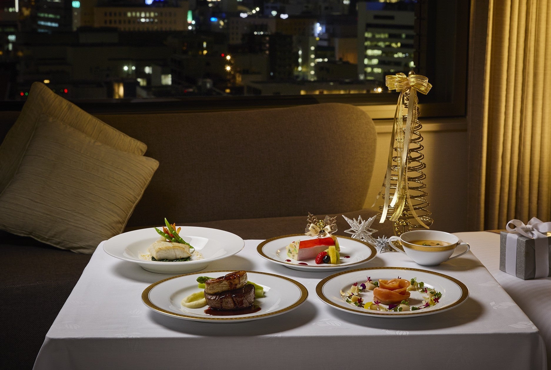 東京日本橋皇家花園飯店推耶誕住房專案 客房附Moët香檳半瓶與耶誕甜點拼盤