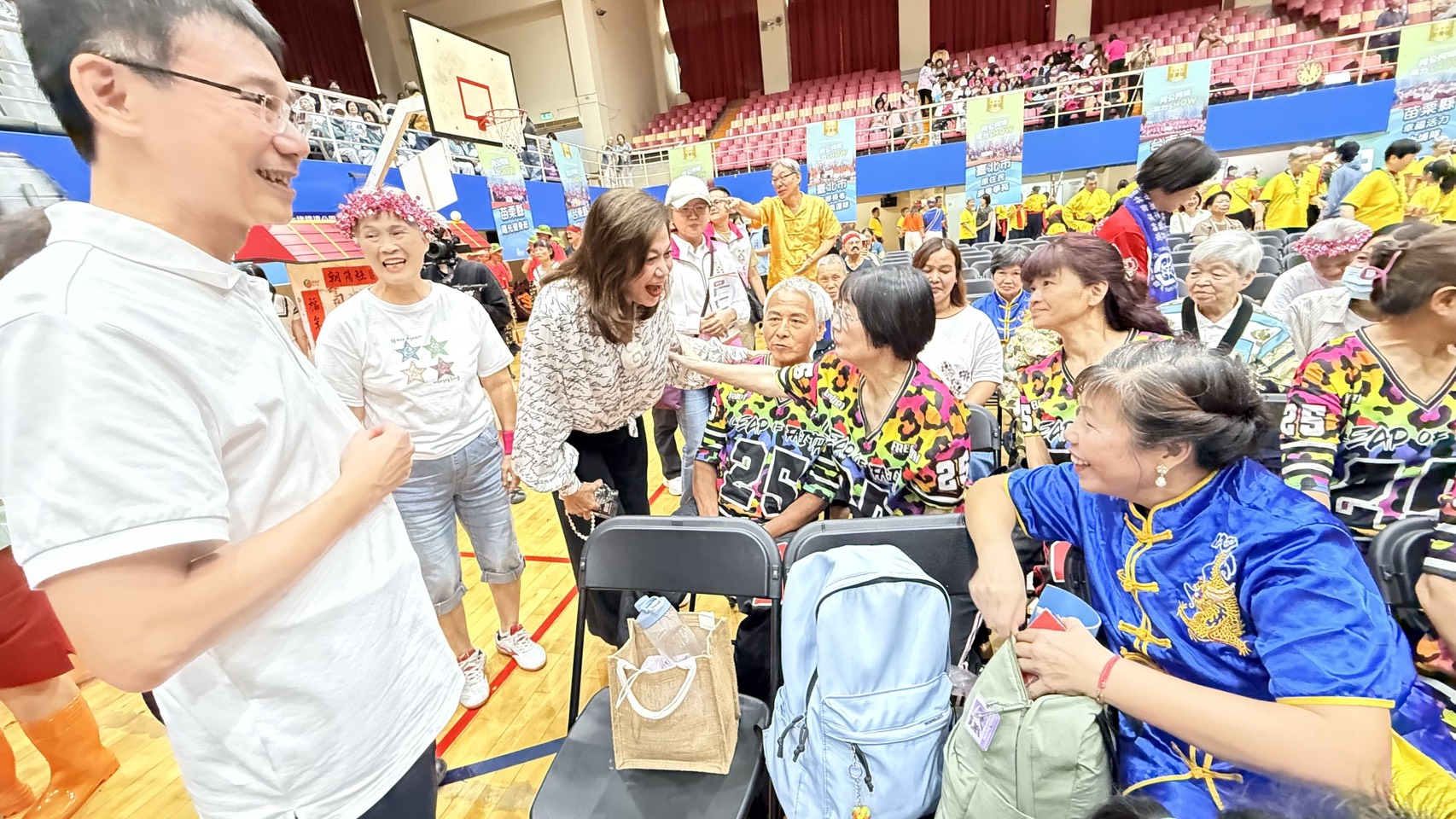 市府團隊到場為長輩加油