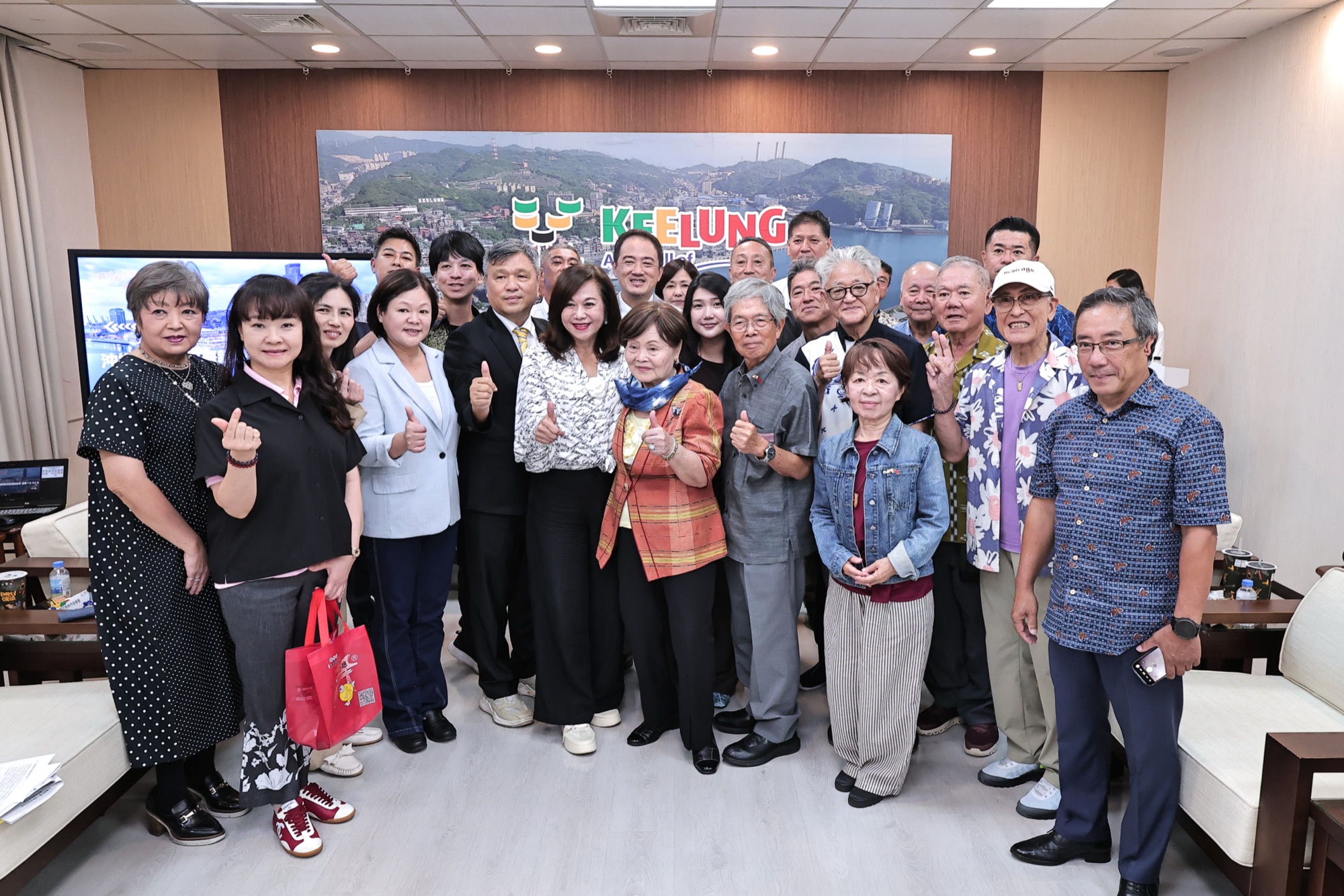 副市長邱佩琳與那霸日臺親善協會訪問團合影