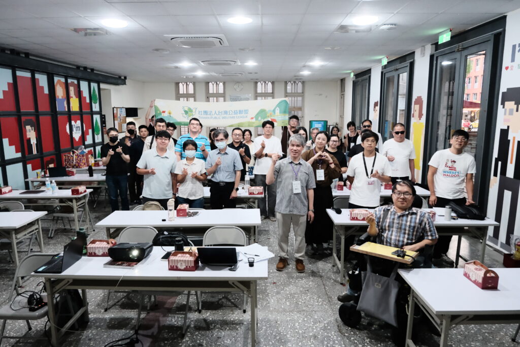 視聽障者路口通勤如迷宮 台灣公益聯盟倡議改採「先對圖再施工」 31 %E5%9C%96%E7%89%87%E4%B8%80%EF%BC%9A%E5%8F%B0%E7%81%A3%E5%85%AC%E7%9B%8A%E8%81%AF%E7%9B%9F%E8%88%89%E8%BE%A6%E7%84%A6%E9%BB%9E%E5%BA%A7%E8%AB%87%E6%9C%83%EF%BC%8C%E9%82%80%E9%9B%86%E4%B8%AD%E5%A4%AE%E3%80%81%E5%85%AD%E9%83%BD%E4%BB%A3%E8%A1%A8%E8%88%87%E8%A6%96%E9%9A%9C%E5%9C%98%E9%AB%94%E5%85%B1%E5%95%86%E7%84%A1%E9%9A%9C%E7%A4%99%E7%92%B0%E5%A2%83