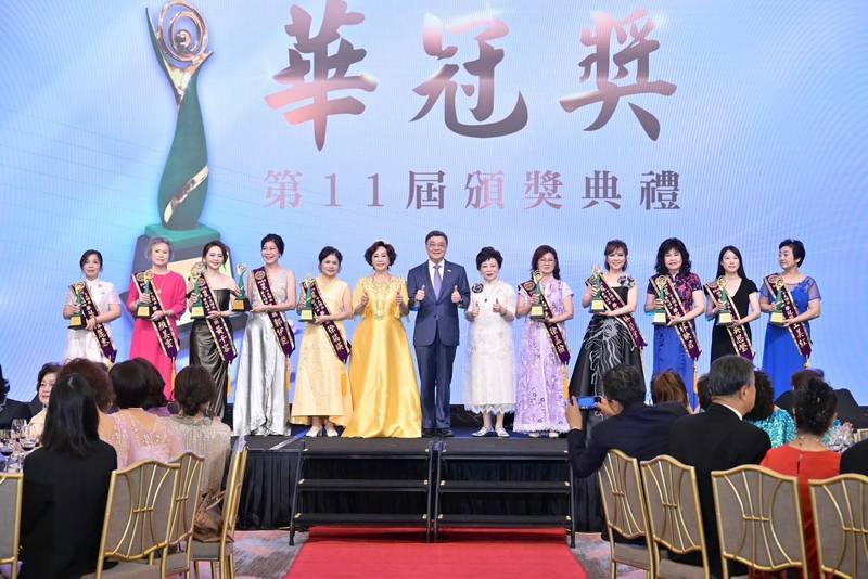 出席世華總會會長交接典禮 卓揆期許女性企業家持續發揮影響力 擔任臺灣與世界經貿的重要橋梁