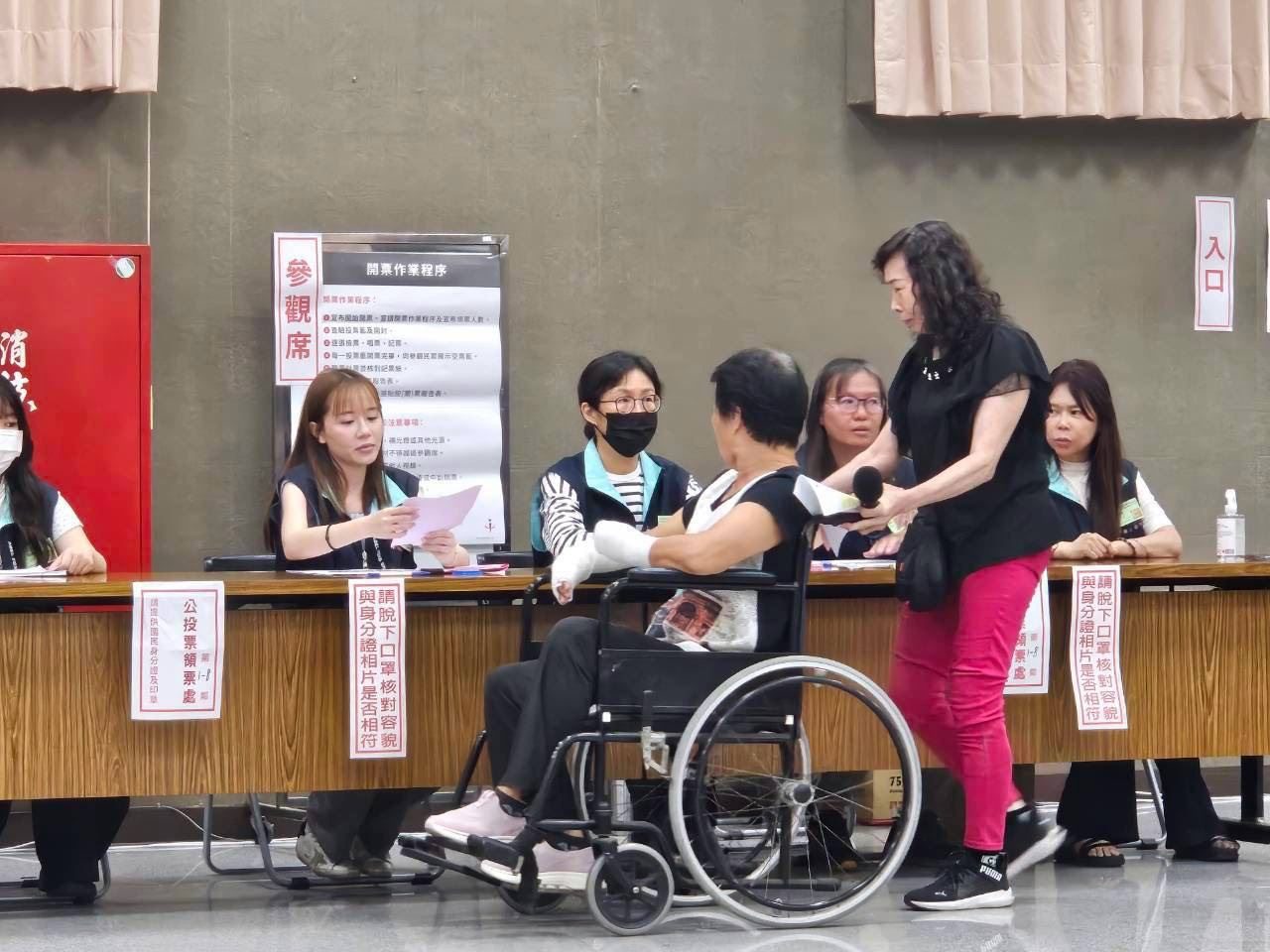 高雄市選委會苓雅區辦投開票模擬演練　38區公所派員觀摩