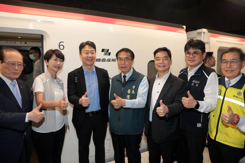 台南鐵路地下化首班車啟程 黃偉哲見證歷史性里程碑
