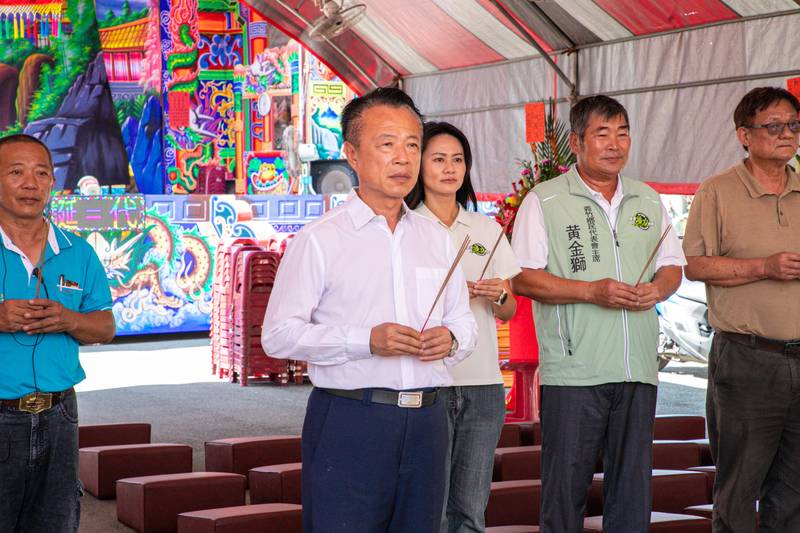 義竹五間厝代天院創建61週年，翁章梁贈匾祝賀