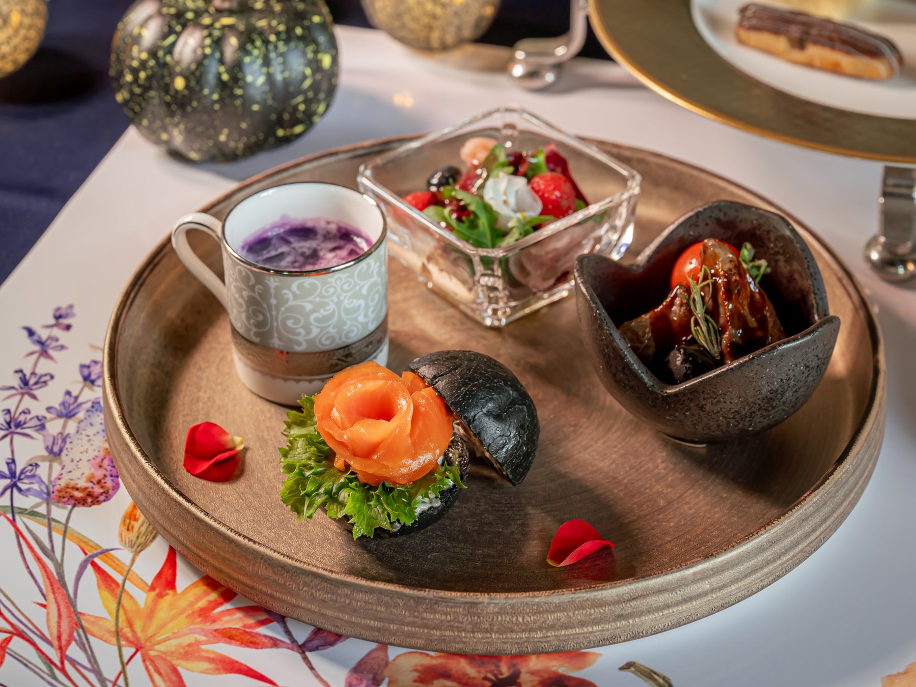 奈良飯店推萬聖節限定下午茶「魔女的漆黑午茶」 11月15日前、每場限30份