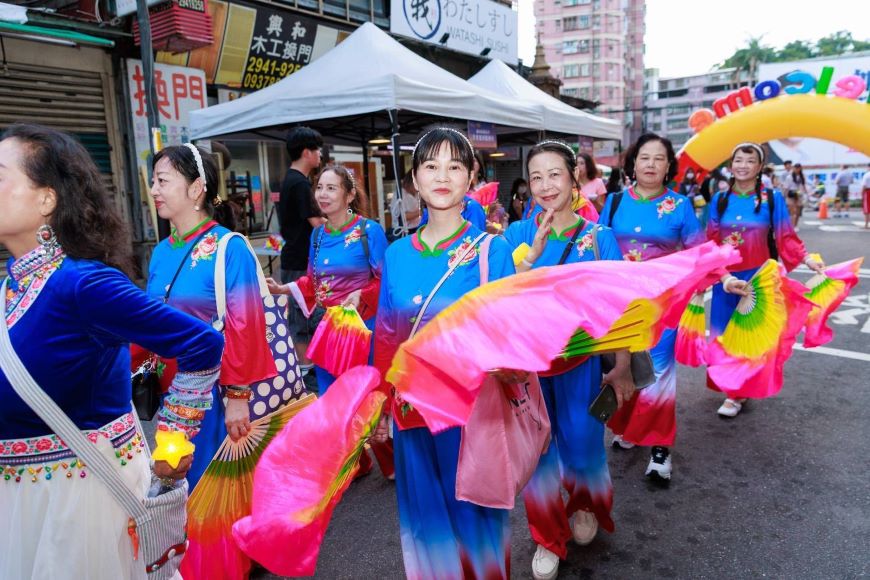 《圖說》新北市中和點燈文化節傳統服裝踩街秀。〈中和公所提供〉