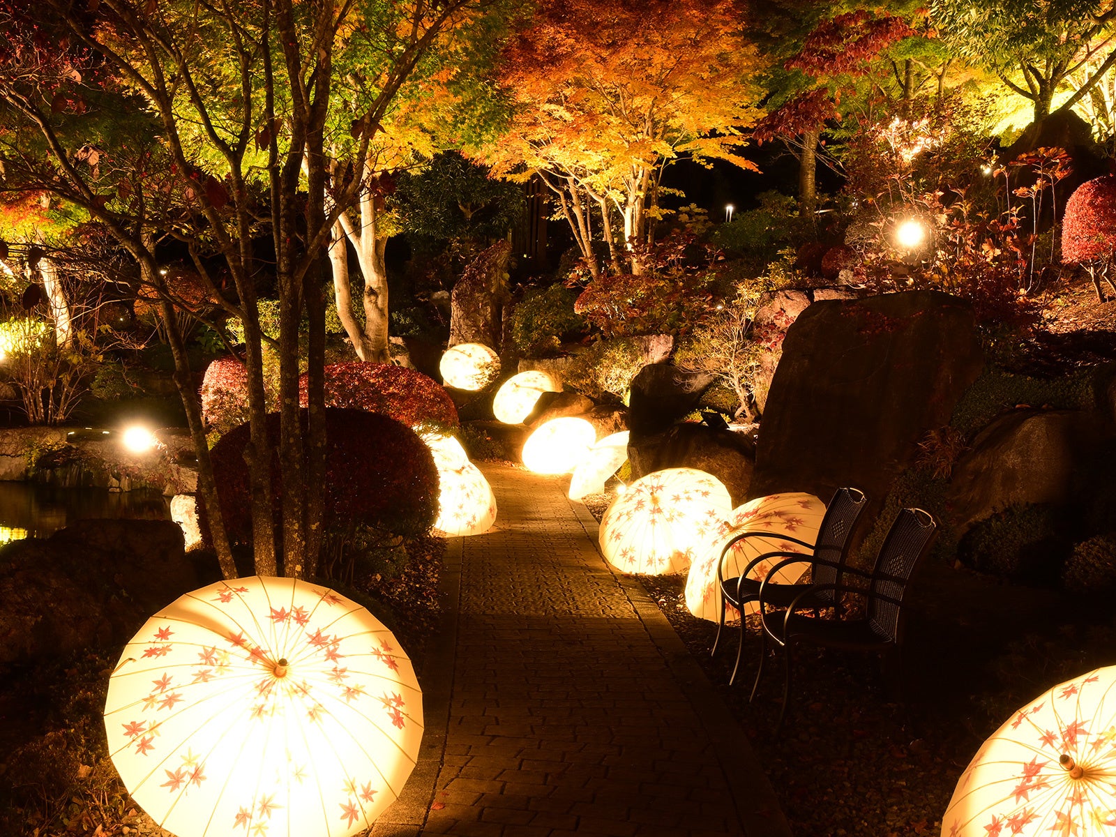 富士河口湖「楓葉庭園秋季點燈」10月24日登場　週末假日富士山展望台延長至19:30