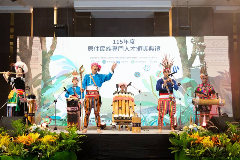 智慧薪火,永續傳承 原民會115年原住民族專門人才頒獎典禮盛大辦理