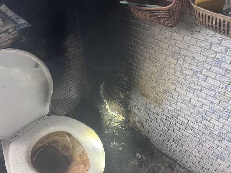 竹南集合住宅火警　垃圾桶起火民眾自行脫困