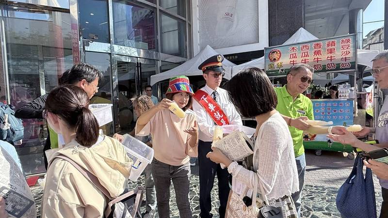 台南農特產展售遠東百貨登場 19家業者齊聚車站周邊
