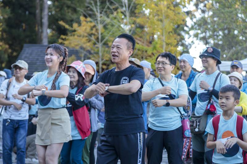 2026「嘉遊好步道・秋遊嘉鄉」，千名山友走進阿里山感受山林魅力
