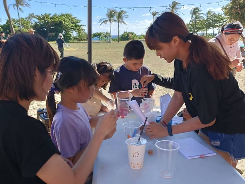 「移動遊樂園,玩出好關係」 墾丁大灣遊憩區享受草地、陽光、海與風的遊戲時光