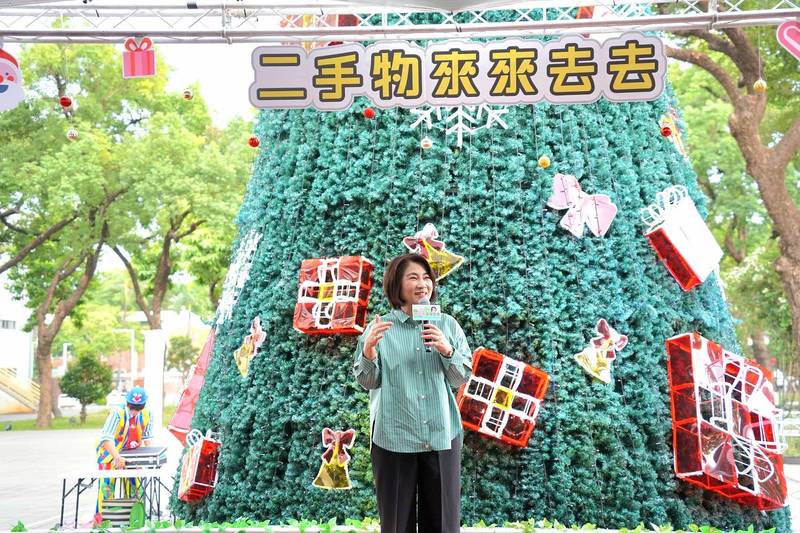 惜物挖寶迎耶誕 屏東二手物市集湧近萬人同樂