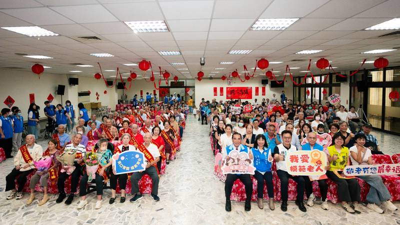 歡慶敬老重陽節 竹縣府表揚鑽石婚楷模、模範老人與敬老楷模