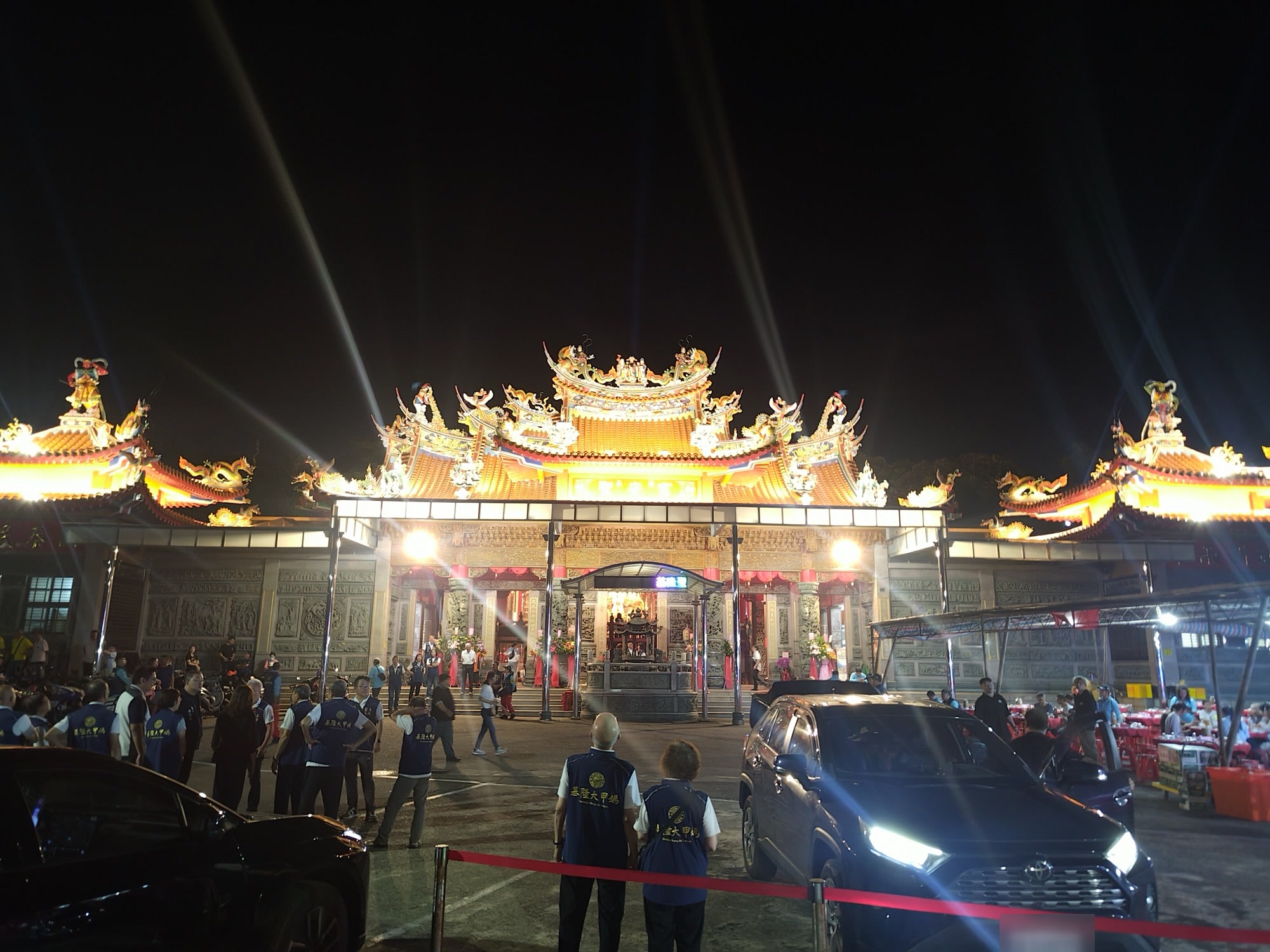 聖安宮廟埕夜景