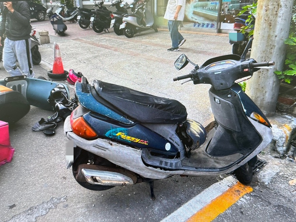 遭波及的路旁停放機車