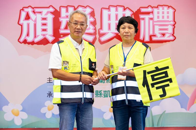 宜蘭縣表揚家庭教育與導護志工 158人獲獎