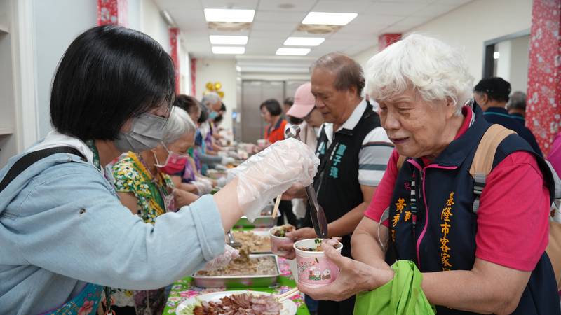 基隆客家同鄉會歡慶重陽 邱佩琳盼敬老傳承凝聚世代力量 讓幸福在基隆延續
