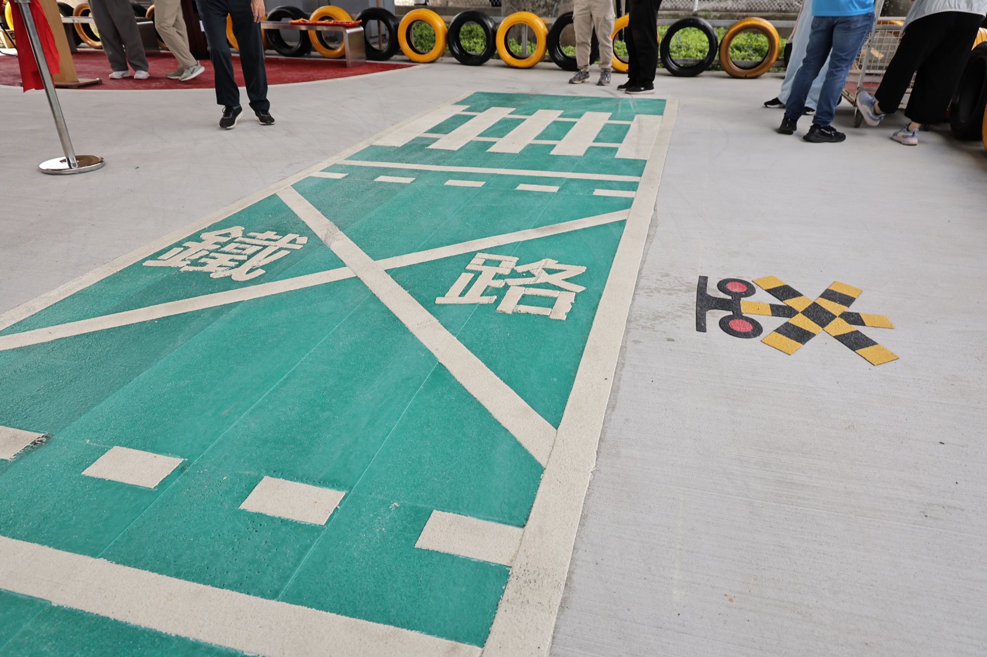 練習場設有鐵路平交道標線