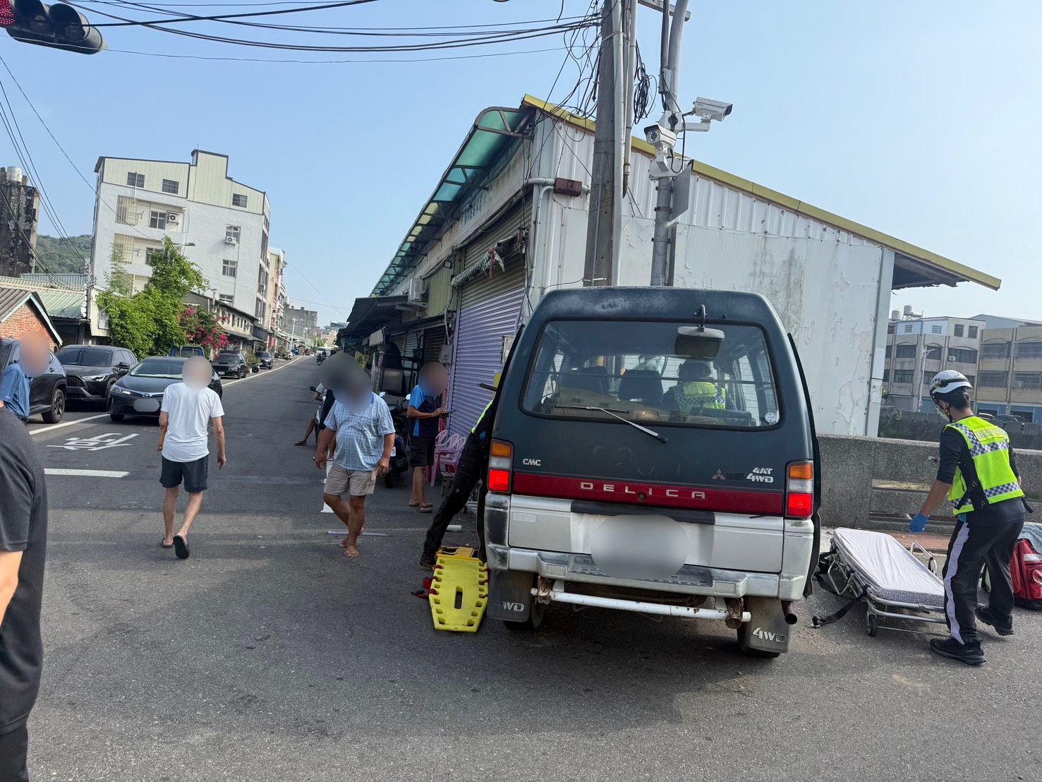 警消人員到場處理事故