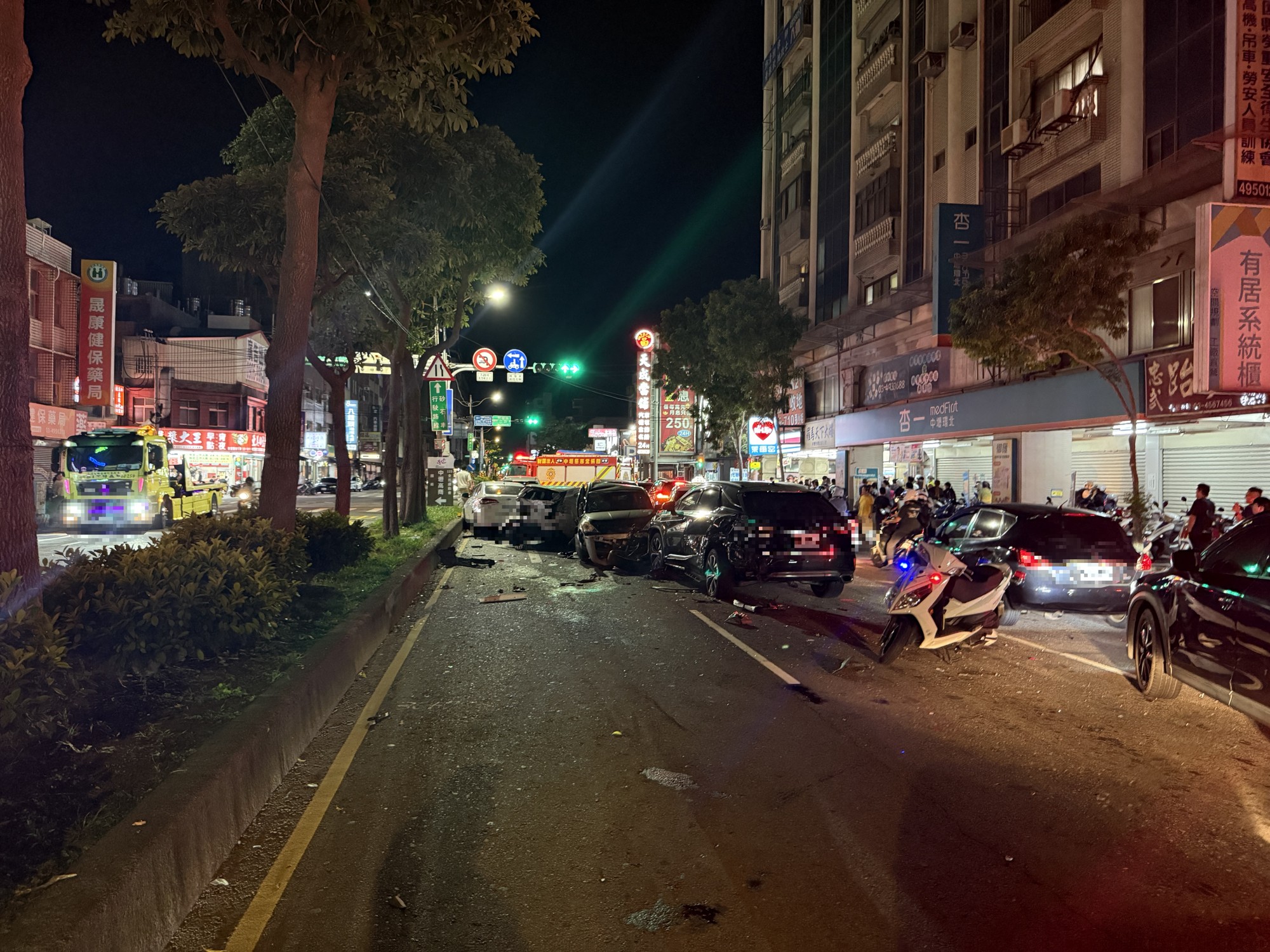 中壢區環北路多車追撞事故現場