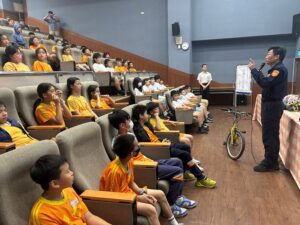 守護通學路 警進校園宣導 停看聽 強化學生自行車與路權安全觀念 5 %E4%B8%80 88