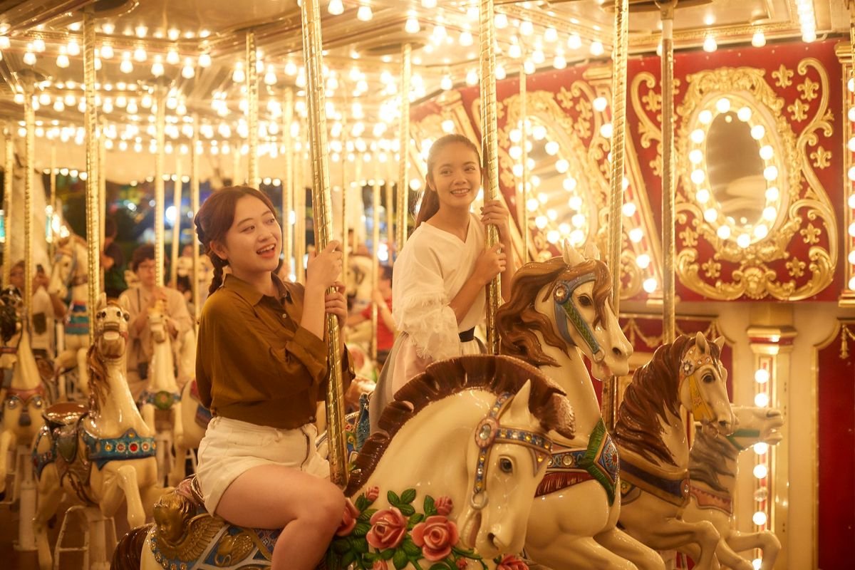 志摩西班牙村11月21日起「閃耀耶誕」　7公尺耶誕樹、冬季優惠護照5,500日圓
