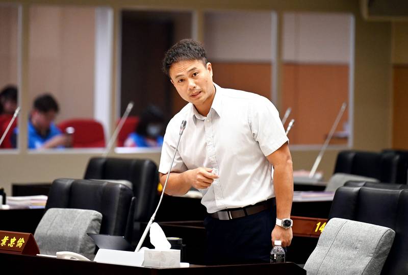 議員關切竹南頭份交通 縣長:會盡快完成雙城環狀公車招標來緩解交通壅塞現況