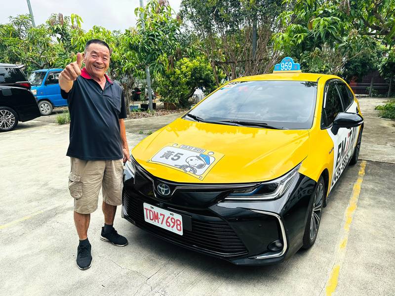 Snoopy陪你搭小黃!中市26條偏鄉公車換新裝 全程免費搭乘