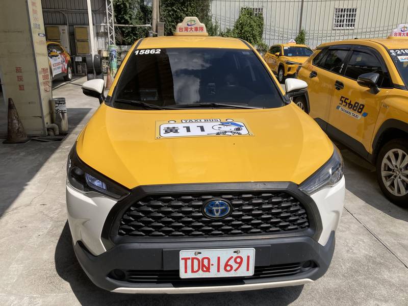 Snoopy陪你搭小黃!中市26條偏鄉公車換新裝 全程免費搭乘