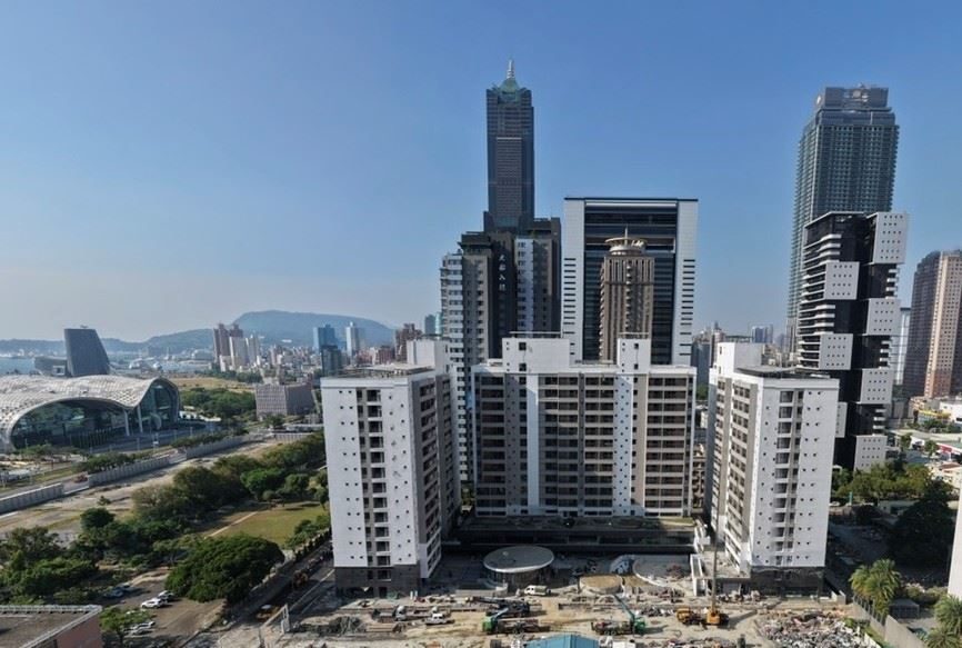 林欽榮副市長視察亞灣社宅、開箱實品屋 宣布634戶今起公告招租