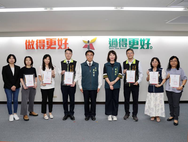台南公共圖書館評鑑6館獲肯定 黃偉哲盼智慧閱讀服務再升級