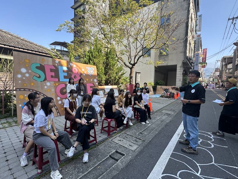埔里西康路淨空100公尺　孩子用粉筆畫出人行空間