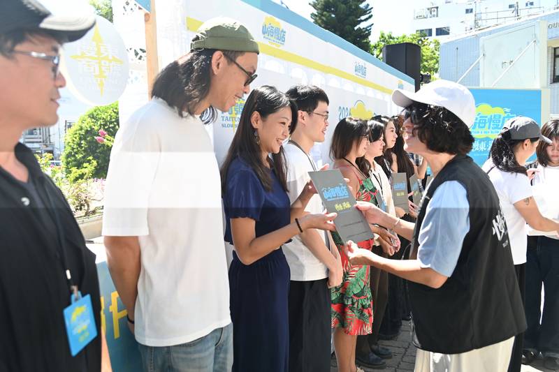 從一間小店出發,慢慢走進臺東——「慢東商號旅行社」帶你走讀山海日常
