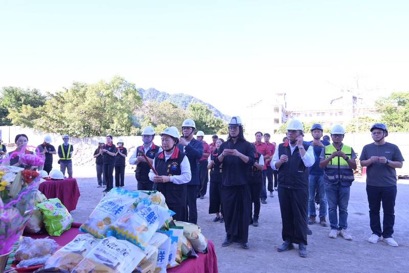 花蓮縣消防局水璉分隊廳舍新建工程進行上梁 預計12月完工啟用 提升東海岸的救災能量