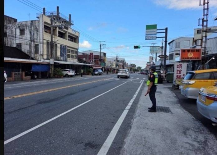 員警於市區道路執行交通勤務