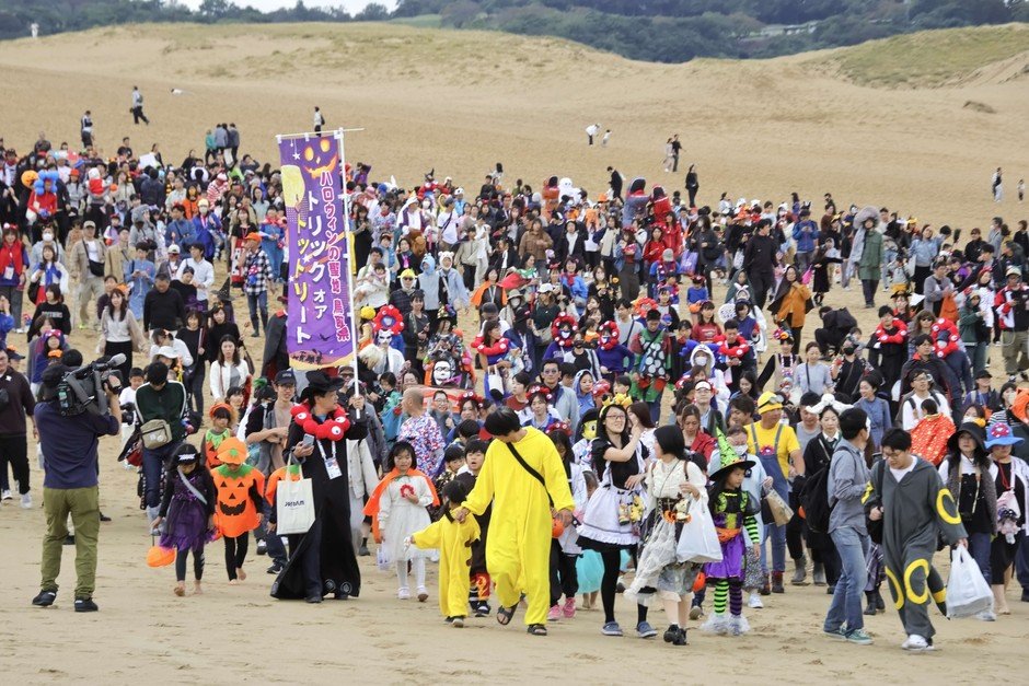 鳥取砂丘萬聖節10月31日 變裝伸展台與大遊行,童星永尾柚乃擔任大使